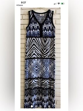 Elegant Blue and Black Maxi Dress Chico’s NWT with Beautiful pattern, no sleeves